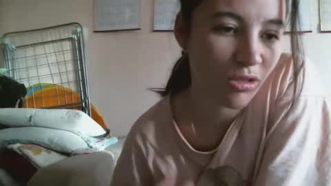 Snapshot of prettybella_7 chatting on October 2025 04:56:02 AM Bella online show from October 2025 04:56:02 AM