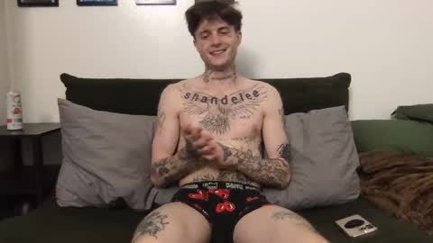 Snapshot of prettyboyszn chatting on October 2025 04:35:01 AM pretty boy online show from October 2025 04:35:01 AM