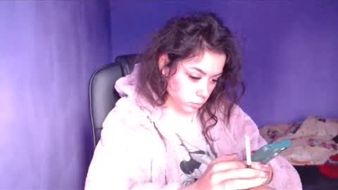 prettyjulliette online show from December 2024 12:25:02 PM