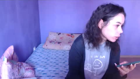 prettyjulliette online show from March 2025 12:00:01 PM