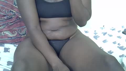 Snapshot of prettyliz30 chatting on October 2025 09:23:01 AM LILIAN online show from October 2025 09:23:01 AM