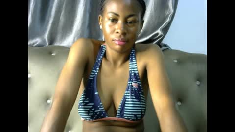 Snapshot of prettylove5 chatting on September 2025 05:30:01 AM evelyn online show from September 2025 05:30:01 AM