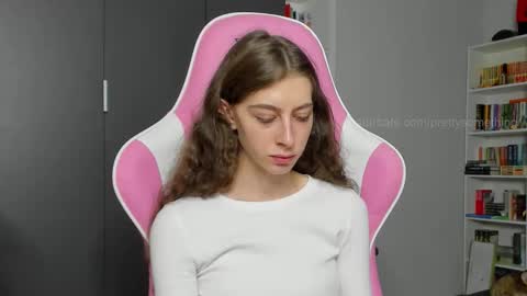 Sophie  next stream will be at Monday  i will wait you guys  online show from October 2025 05:53:02 PM