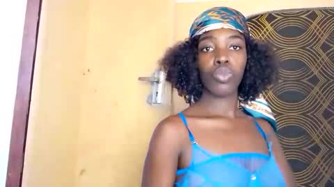 Snapshot of prettyzuzu chatting on November 2025 07:51:01 AM prettyzuzu online show from November 2025 07:51:01 AM