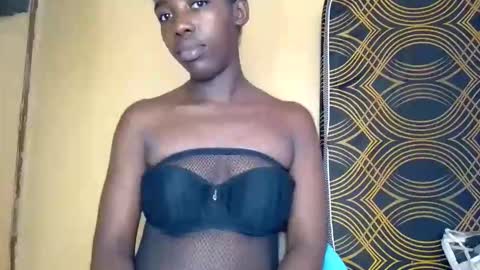 Snapshot of prettyzuzu chatting on November 2025 08:03:01 AM prettyzuzu online show from November 2025 08:03:01 AM