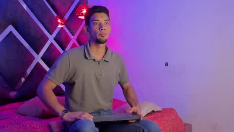 prince_arthur77 online show from December 2024 01:02:01 PM