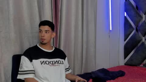 prince_arthur77 online show from December 2024 03:48:01 PM