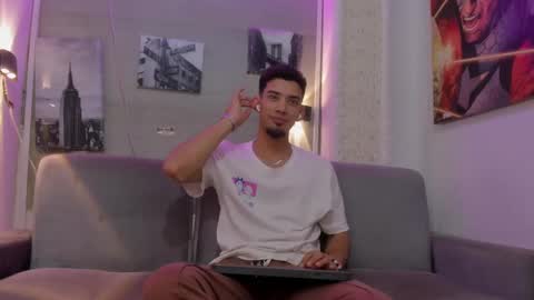 prince_arthur77 online show from December 2024 02:49:02 AM