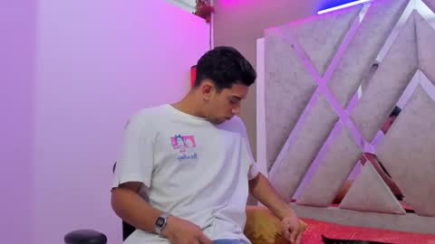 prince_arthur77 online show from January 2025 12:41:01 PM
