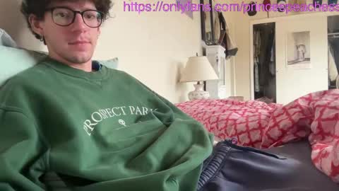 Peaches online show from October 2025 04:53:02 PM