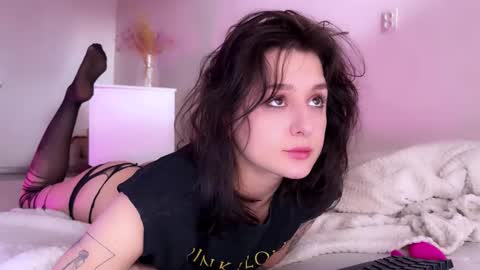 Kristina online show from October 2025 05:19:02 AM