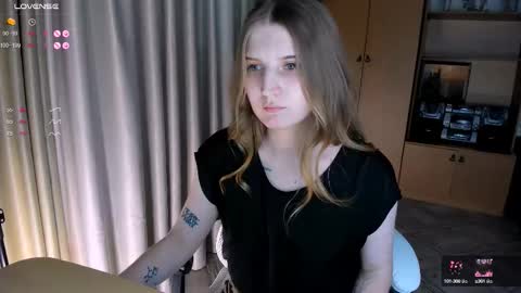 Snapshot of princessaalicc chatting on October 2025 03:01:02 PM princessaalicc online show from October 2025 03:01:02 PM