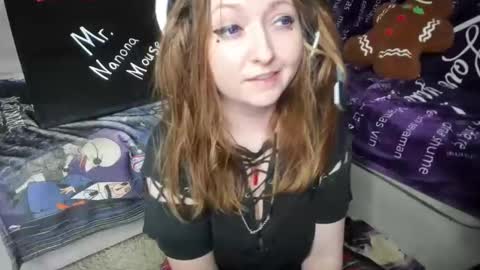 Bluu online show from November 2025 09:14:02 PM