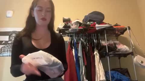 Prism online show from November 2025 08:43:01 PM