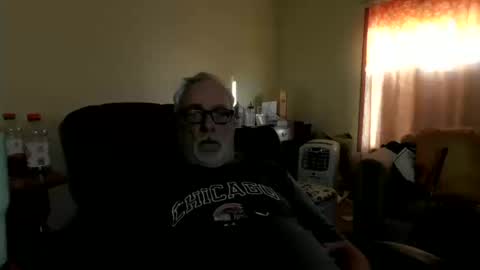 Snapshot of prlbob77 chatting on October 2025 09:15:01 PM prlbob77 online show from October 2025 09:15:01 PM