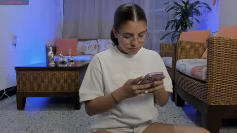    INDEPENDENT MODEL online show from March 2025 04:38:02 AM