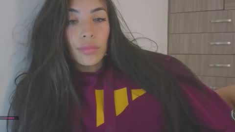 Snapshot of pssiquiss chatting on November 2025 10:43:02 PM Katerine online show from November 2025 10:43:02 PM