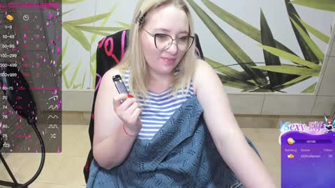 Snapshot of puffybun chatting on December 2024 12:56:01 AM puffybun online show from December 2024 12:56:01 AM