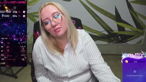 Snapshot of puffybun chatting on January 2025 04:42:01 PM puffybun online show from January 2025 04:42:01 PM