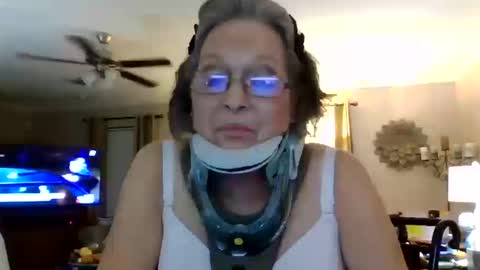Snapshot of purplegrass66 chatting on October 2025 01:16:02 AM Purplegrasses online show from October 2025 01:16:02 AM