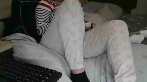 Lara online show from December 2024 10:43:02 PM