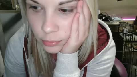 Lara online show from February 2025 09:47:01 PM