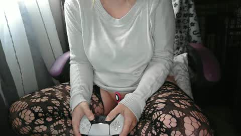 Lara online show from February 2025 05:04:01 PM