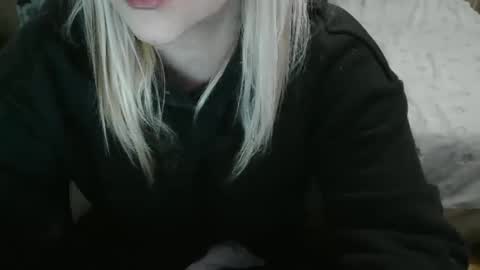 Lara online show from March 2025 08:43:02 PM