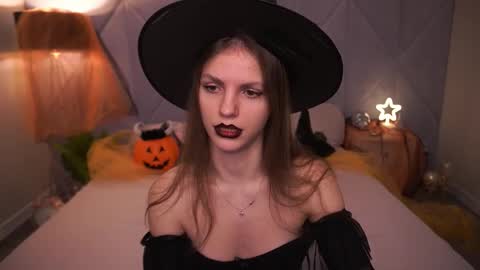 Snapshot of pussyonluck chatting on October 2025 07:09:02 AM Ellie online show from October 2025 07:09:02 AM