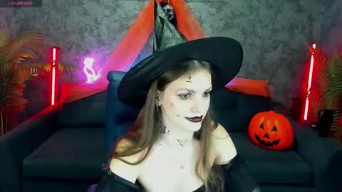 Snapshot of pussyonluck chatting on November 2025 07:43:02 AM Ellie online show from November 2025 07:43:02 AM