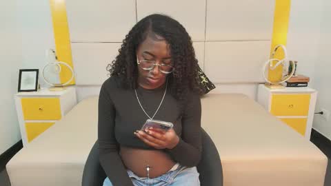 Snapshot of qeen_blackk chatting on October 2025 08:29:01 PM Shekoni Schedule 700 - 1400 gtm-5 online show from October 2025 08:29:01 PM