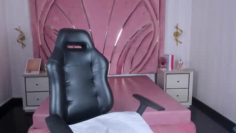 Snapshot of qeen_blackk chatting on October 2025 09:00:02 PM Shekoni Schedule 700 - 1400 gtm-5 online show from October 2025 09:00:02 PM