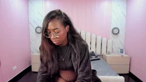 Snapshot of qeen_blackk chatting on November 2025 05:03:01 PM Shekoni Schedule 700 - 1400 gtm-5 online show from November 2025 05:03:01 PM