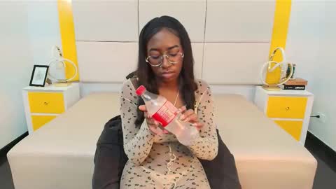 Snapshot of qeen_blackk chatting on November 2025 09:14:01 PM Shekoni Schedule 700 - 1400 gtm-5 online show from November 2025 09:14:01 PM