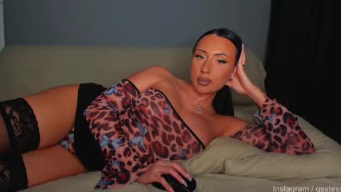 Ana online show from October 2025 09:39:02 PM