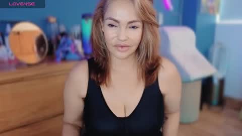 Queen And King online show from February 2025 04:56:02 PM