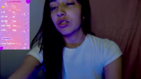 Snapshot of quee_tiana chatting on November 2025 10:52:02 PM your princess online show from November 2025 10:52:02 PM