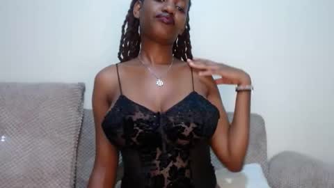 queen74890 online show from September 2025 04:01:01 PM