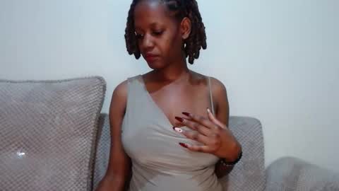 queen74890 online show from October 2025 02:59:02 PM