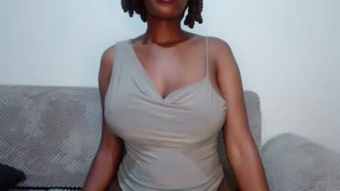 queen74890 online show from October 2025 12:49:02 PM