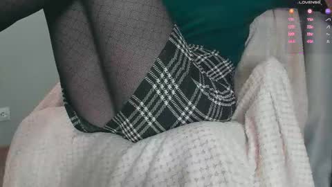 Snapshot of queen_nylon chatting on November 2025 05:24:01 PM Carly online show from November 2025 05:24:01 PM