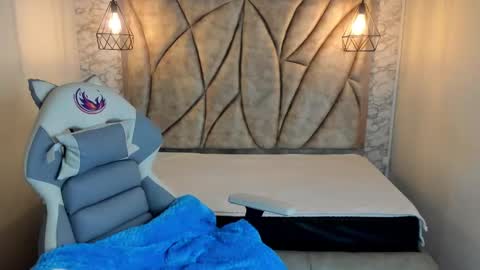   online show from February 2025 11:45:02 AM