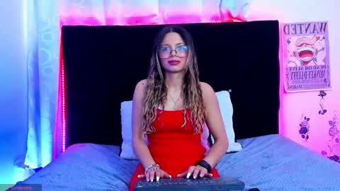 Valentina online show from October 2025 08:41:01 PM