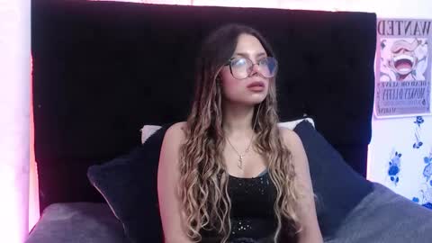 Valentina online show from November 2025 09:21:02 PM