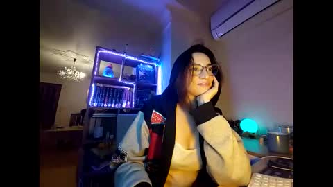 Tomyris online show from September 2025 12:12:01 AM