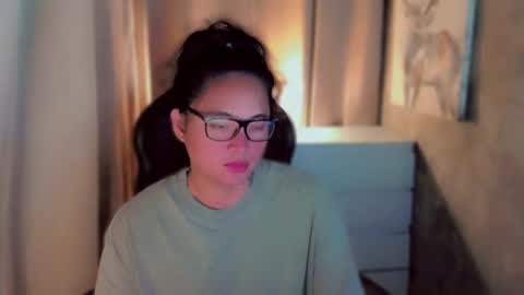 Snapshot of queenarthalia chatting on October 2025 08:02:02 AM ARTHA online show from October 2025 08:02:02 AM