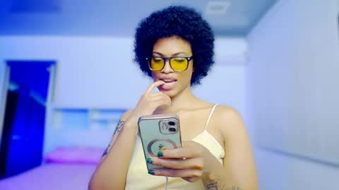 Snapshot of queendom_ing chatting on October 2025 11:26:02 PM Sweet Goddess online show from October 2025 11:26:02 PM