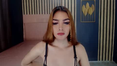 queenemeraldts online show from December 2024 06:23:01 AM