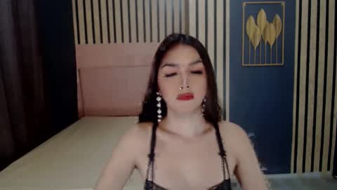 queenemeraldts online show from January 2025 02:56:02 AM