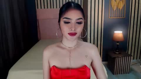 queenemeraldts online show from February 2025 06:02:01 AM